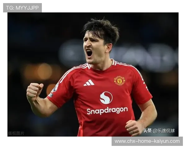 曼联年轻后卫防守稳健攻守兼备闪耀全场赢得球迷一致赞赏 曼联年轻后卫防守稳健攻守兼备闪耀全场赢得球迷一致赞赏