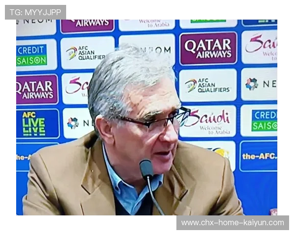 世界杯新闻发布会：教练如何回应媒体尖锐问题，世界杯球员采访