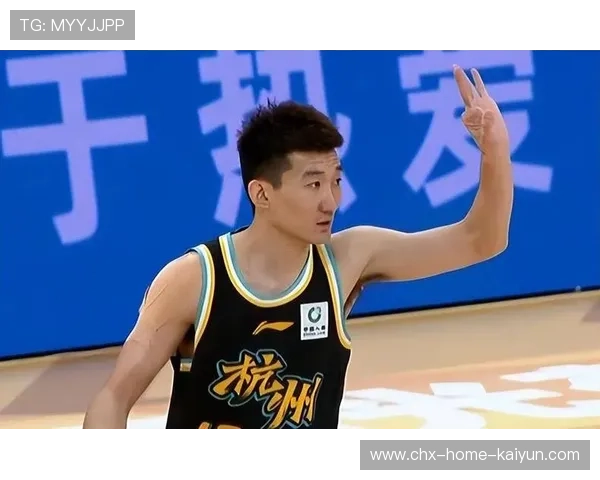 孙铭徽高难度突破造犯规，广厦主场一片叫好