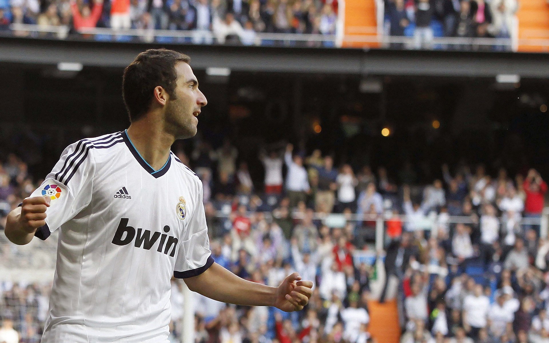 “单亲家庭亲子运动下午茶” 同场参加跳绳与折返跑